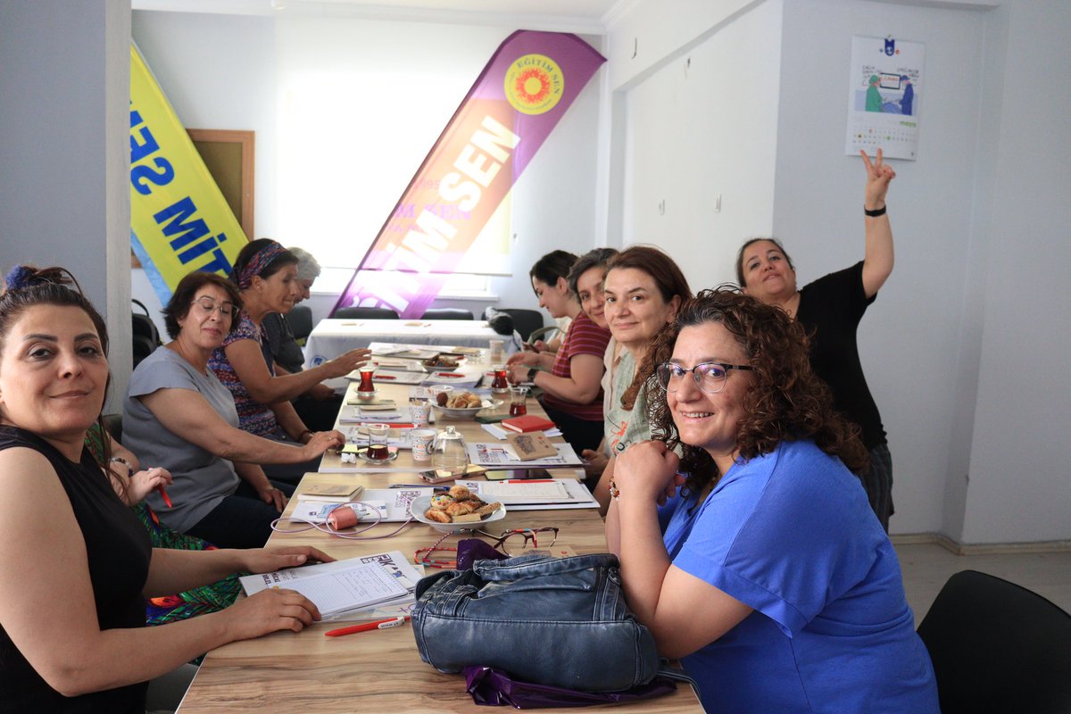 📍SES Malatya Şubesi olarak sağlık emekçilerinin hukuki hakları ve mücadele yollarını konuştuk.

👥 Malatya yalnız bırakıldı, tayin hakkı yok, sağlıkçılar mesleği bırakıyor.

👩‍⚕️ Sağlık Emekçisi sayısı yetersiz, iş yükü artıyor,  sağlık hizmetleri çöküyor.

yoltv.com/2025/05/25/ses…