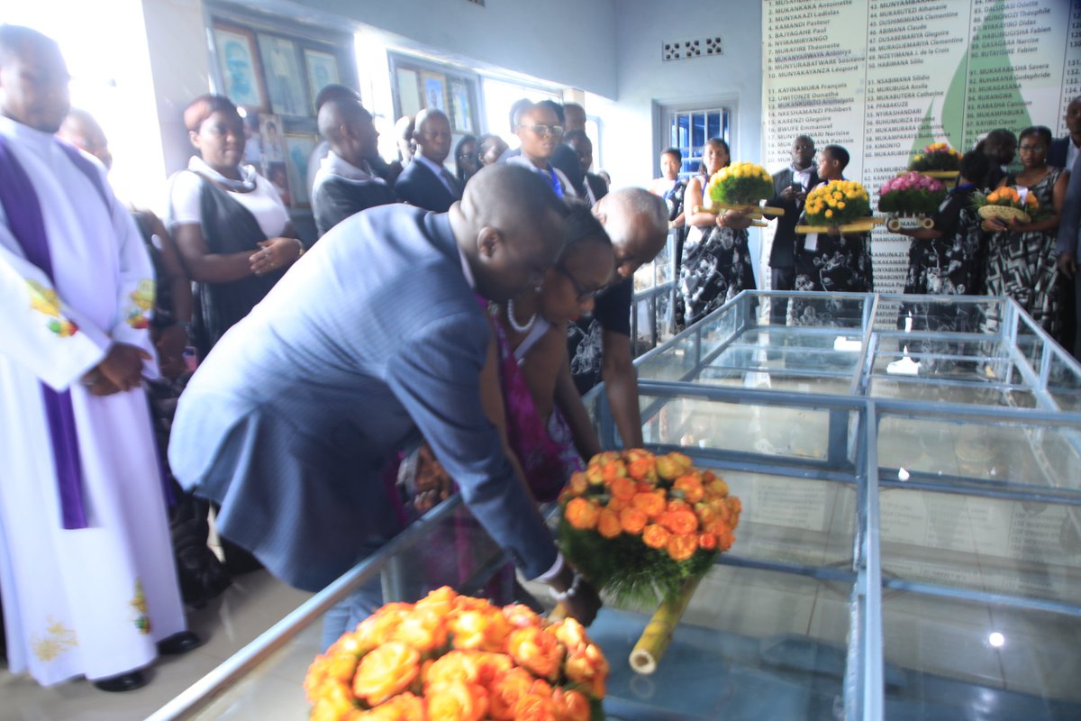 Rutsiro District (@rutsirodistrict) on Twitter photo #Rutsiro: #Kwibuka31: mu murenge wa Musasa habereye igikorwa cyo #kwibuka31 Jenoside yakorewe Abatutsi mu 1994. Igikorwa cyashojwe no gushyingura imibiri 4 yagaragaye no gushyira indabyo ku mva y'urwibutso rwa Jenoside yakorewe Abatutsi mu 1994. <a href="/Unity_MemoryRw/">Ministry of National Unity and Civic Engagement</a> <a href="/RwandaLocalGov/">Ministry of Local Government | Rwanda</a> #Rutsiro: #Kwibuka31: mu murenge wa Musasa habereye igikorwa cyo #kwibuka31 Jenoside yakorewe Abatutsi mu 1994. Igikorwa cyashojwe no gushyingura imibiri 4 yagaragaye no gushyira indabyo ku mva y'urwibutso rwa Jenoside yakorewe Abatutsi mu 1994. <a href="/Unity_MemoryRw/">Ministry of National Unity and Civic Engagement</a> <a href="/RwandaLocalGov/">Ministry of Local Government | Rwanda</a>