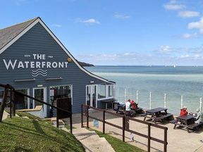 Cheverton Copse (@chevertoncopse) on Twitter photo We love this great list and entertaining dining reviews that <a href="/IsleofWightGuru/">Isle of Wight Guru</a> has put together for dining by the sea (living on an island offers quite a few options!) ๐๐ฝ๐ด๐น
#seaview #dining #isleofwight #holiday
buff.ly/UQVIf7f We love this great list and entertaining dining reviews that <a href="/IsleofWightGuru/">Isle of Wight Guru</a> has put together for dining by the sea (living on an island offers quite a few options!) ๐๐ฝ๐ด๐น
#seaview #dining #isleofwight #holiday
buff.ly/UQVIf7f