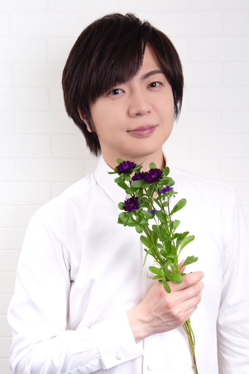 takeshima_staff's tweet photo. "アスター"

花言葉は

「信頼」

5月25日 #ホゴネコの日
オフィスKの #ニャンズ
#オモト #ミモザ
2年前の夏
シンバ会長が亡くなった翌日
炎天下の公園で捨てられていた
生まれたての子猫達
運命を感じ...
仲間になりました。
今日も１日お疲れ様でした。
#ひろネット #絆 #花 #花言葉 #花便り https://t.co/TNOZasna5Y