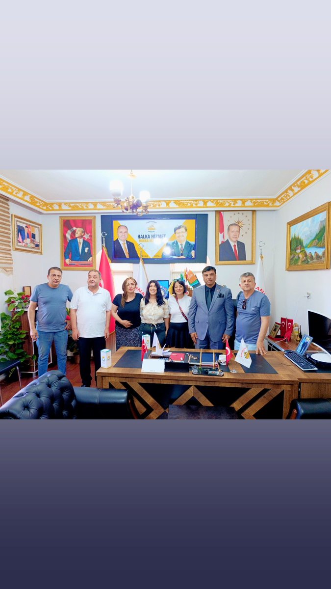 HalilAslan63_'s tweet image. Bugün bizleri çalışma ofisinde İstanbul dan gelen GAZETEDUVAR ekibine bizleri ziyaret ettikleri için şahsım ve partim adına çok teşekkür ederim 
#ANAVATAN #PARTİSİ @FatmaKeber @SeyfoKapan @omersalihunlu @icelebiresmi @istanbulbld @HAVADISSTV @TC_icisleri @urfakuu160655