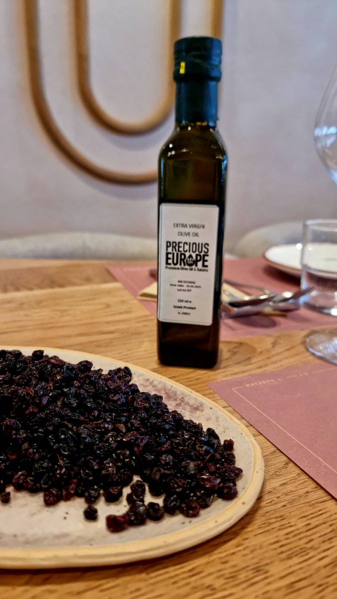 TartanSpoon's tweet image. 🌿 Greek Olive Oil & Raisins – A Taste of Tradition! 🍇
From Kiato’s olive groves to Corinth’s raisin factories, I explored Greek food heritage—and, of course, ate plenty! 🇬🇷
tartanspoon.co.uk/home/greece-ra…
#GreekFood #OliveOil #FoodTravel #TartanSpoon #raisins