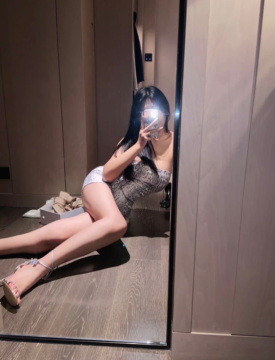 喜欢看你做蠢事的模样 因为接下来还会像条狗一样来求我