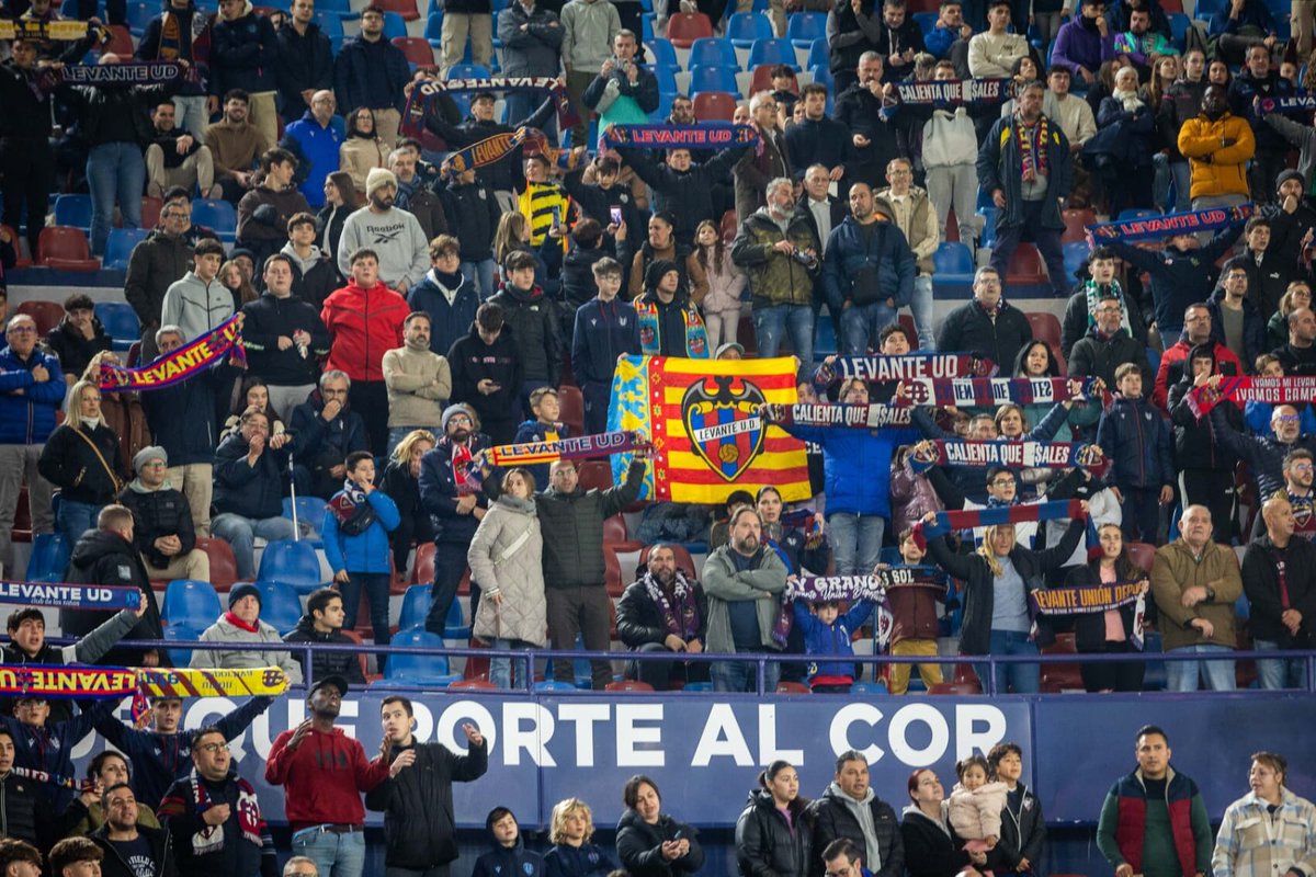 🔵🔴 3 anys esperant i hui té que ser el dia en el que el #Llevant torne a primera. 

💪 Vos animem, ¡a per la victòria!
