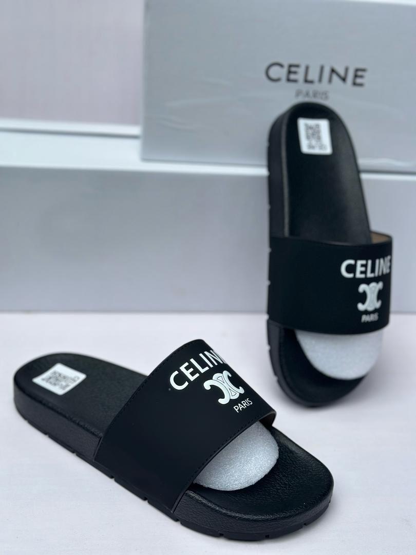 ladyJoyJ's tweet photo. Men branded slide 🛍️

🏷: 28,000

📍: Ibadan 

Size 39-44

Fully boxed ✅

Nationwide delivery 🚚🚚 https://t.co/xMxYManS78