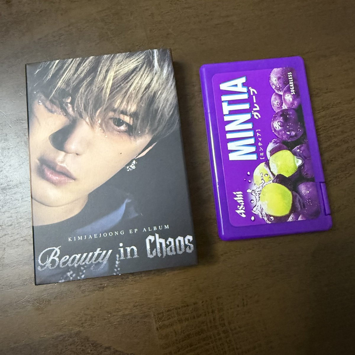 198626jj's tweet photo. CD買ったつもりが違うやつ買ってた笑
どうりで宅配の箱が小さいはずや
買い物失敗やん〜〜🤣🤣 https://t.co/PGFVxJsE2z