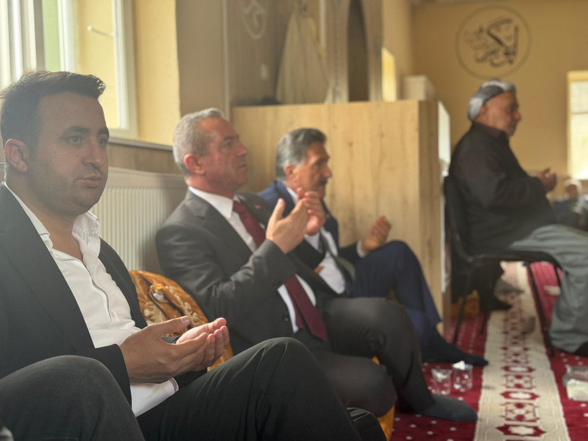 📍 Hakkari

✅Taziye ziyaretleri

"Ölüm hayata veda değil sonsuzluğa açılan kapıdır"

🔹 TAŞ
🔹 IŞIK
🔹 AKDAĞ
🔹 DURAN
🔹 ÖZDİLEK

Aileleri ve yakınlarıyla taziye ziyaretinde bir araya geldik.

Vefat eden kardeşlerimize cenab-ı hak'tan rahmet, ailerine ve yakınlarına başsağlığı