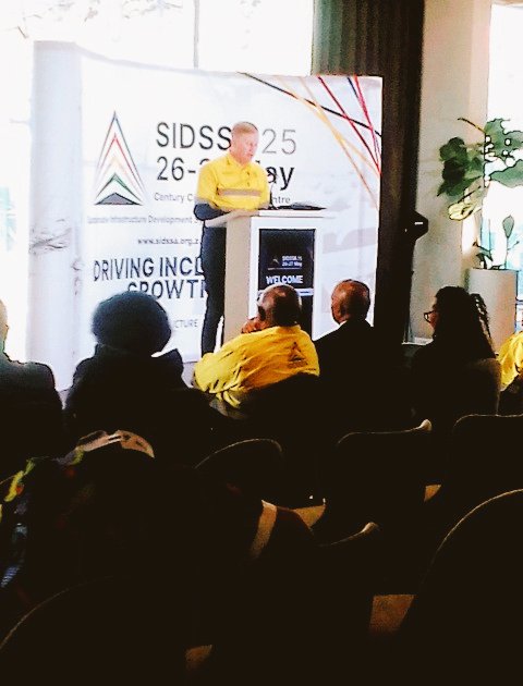 xvliving's tweet photo. @sidssa25 Media Briefing for Infrastructure Development Symposium https://t.co/xog9i3PjF0