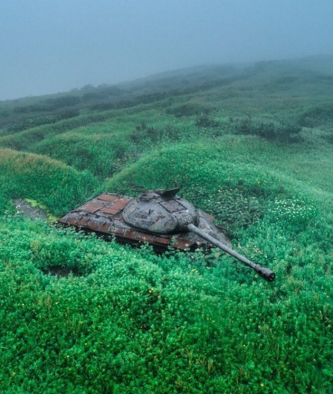 T_90AK's tweet photo. I hope commander comes back soon. 
Just a collection of Abandoned Armored Vehicles. https://t.co/btgLDNIl5b