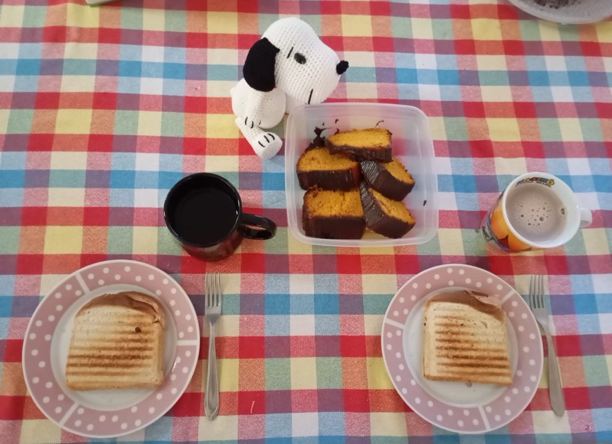 rigobcllo's tweet photo. café da manhã de aniversário de namoro!!! ft. esnopi q ganhei de presente 🐕🐥💌
#cafedamanhatwt @the_bimi https://t.co/cNLa2NNWmF