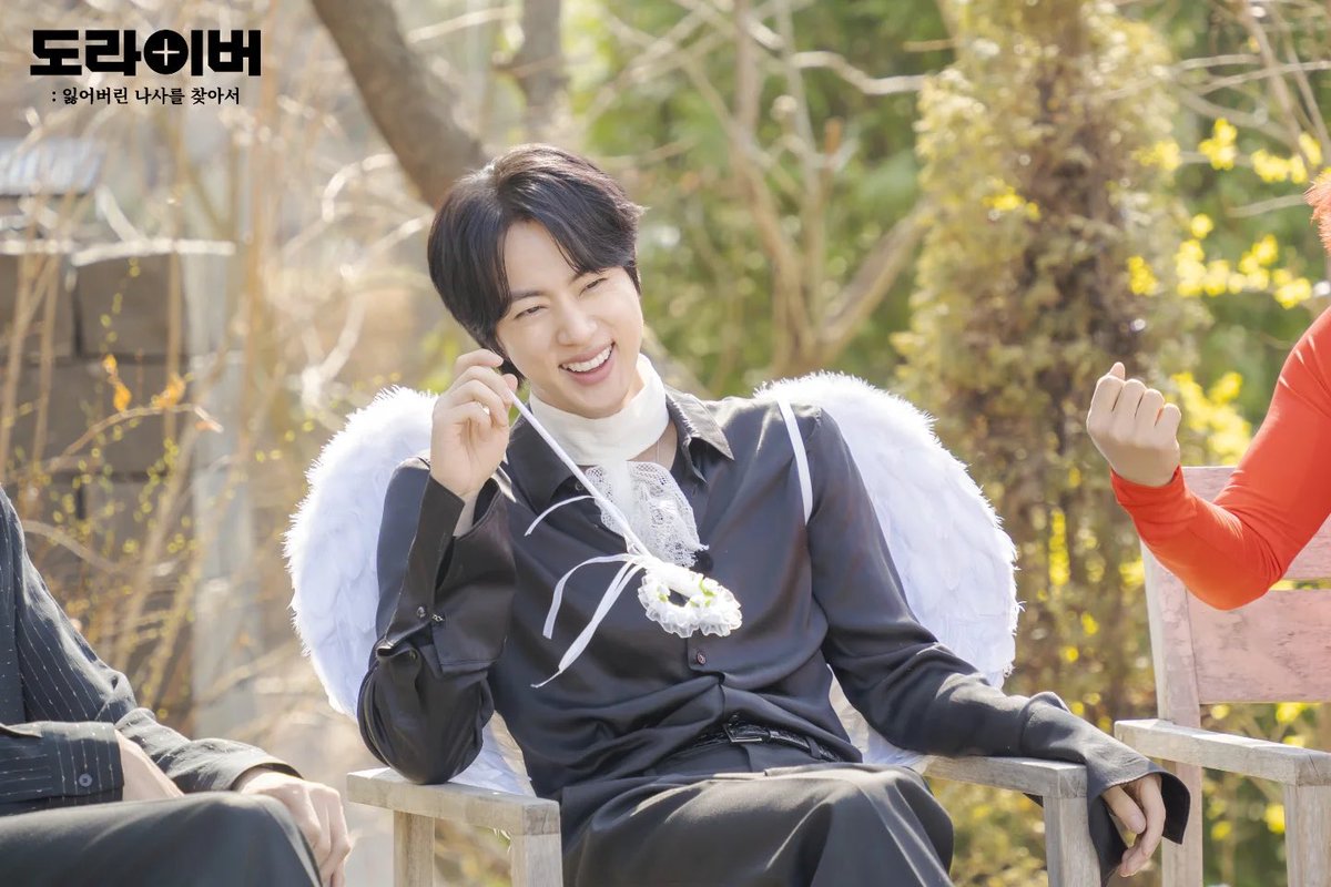 JinBase_'s tweet photo. Foto Behind The Scenes Jin di Screwballs Neflix ✨

So Handsome Jin❤️

JIN ON SCREWBALLS
#jinxscrewballs https://t.co/XuMj6Tfuxt