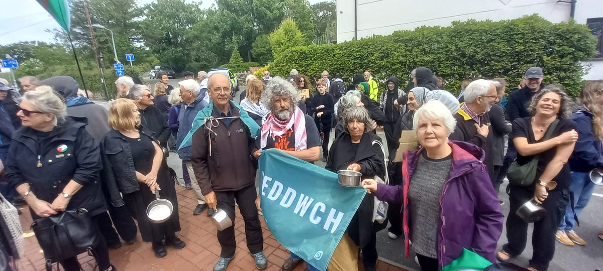 CymruSTW's tweet photo. Stop the War Cymru members and affiliate groups joined demonstrations outside the BBC in Cardiff, Wrexham and Bangor to protest their one-sided coverage of the genocide in Gaza. https://t.co/1TzbqsBiNP