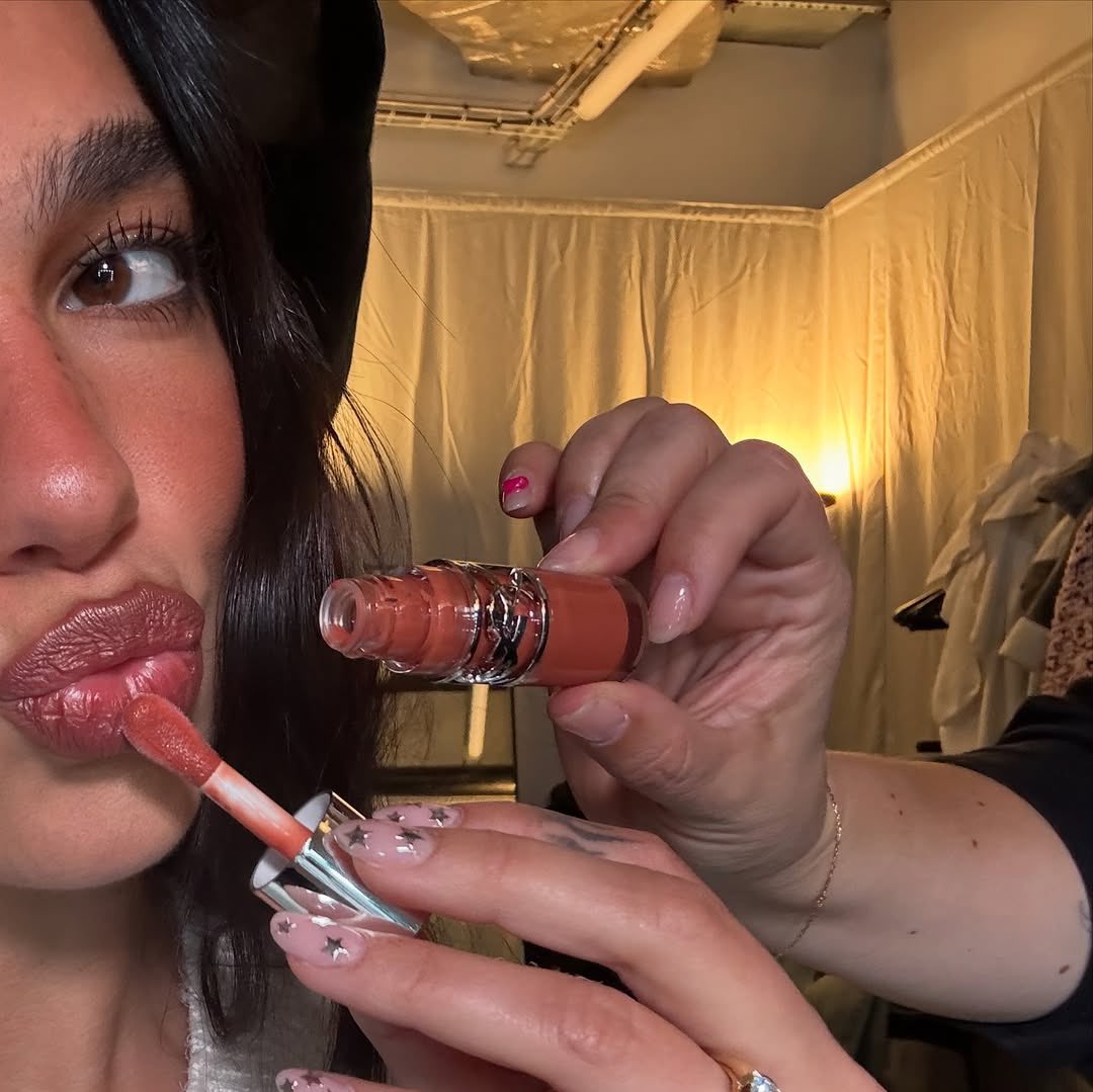 DUA LIPA tweet media