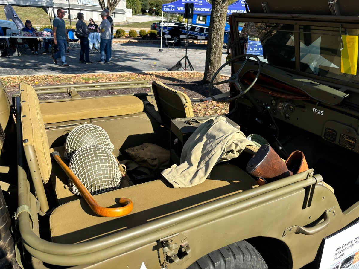 TDCMotorClub's tweet photo. It's Memorial Day weekend, and to celebrate, we'd like to share Wayne Rosenkrans' WWII MB Truck, 4x4 "Jeep." One special detail The blue canister is a decontaminator. Soldiers would wear a gas mask and use it to neutralize any hydrochloric acid on the seats from chlorine gas. https://t.co/hHz8O86yEN