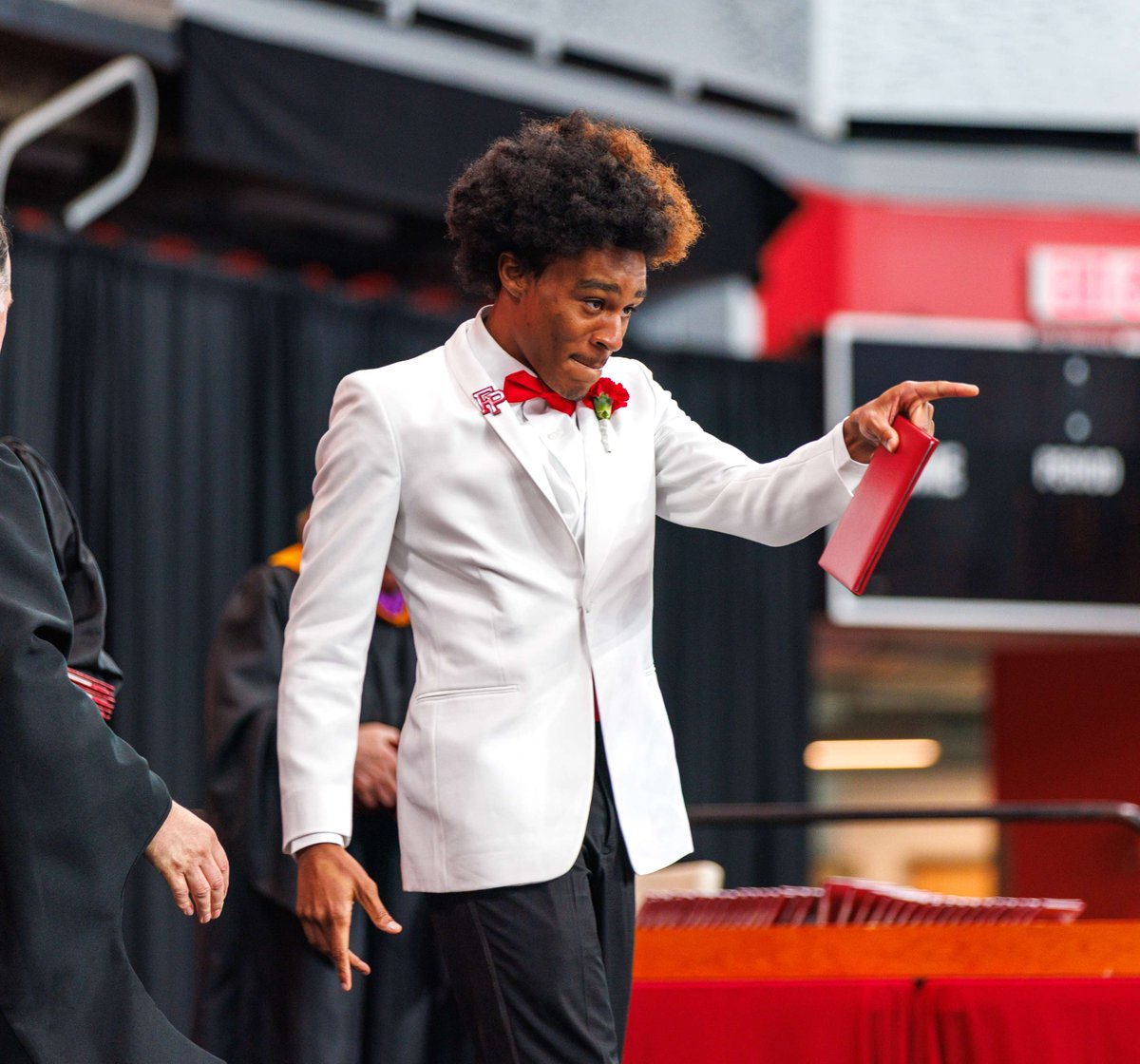 fairfieldprep's tweet image. Fairfield Prep’s 83rd Commencement was held this past Friday at @fairfieldu’s Leo D. Mahoney Arena! Congratulations to the FP Class of 2025!

Check out the full photo album and more Senior Week memories at fairfieldprep.org/photos
#BeIgnited #AMDG #ClassOf2025