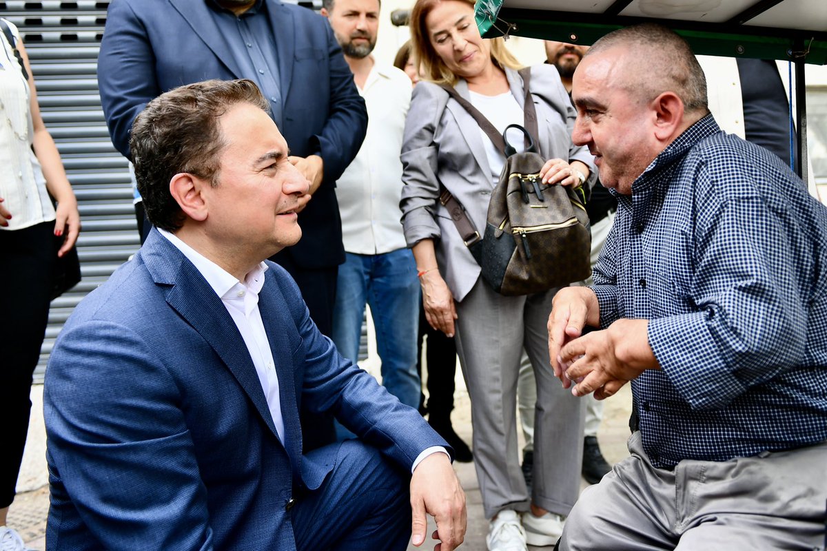 Teşekkürler Bursa.

Bursa’da yerel basınla, sivil toplumla, esnaf ve vatandaşlarımızla bir aradaydık.

Bizleri ağırlayan, derdini anlatan, önerilerini paylaşan herkese teşekkür ediyorum.