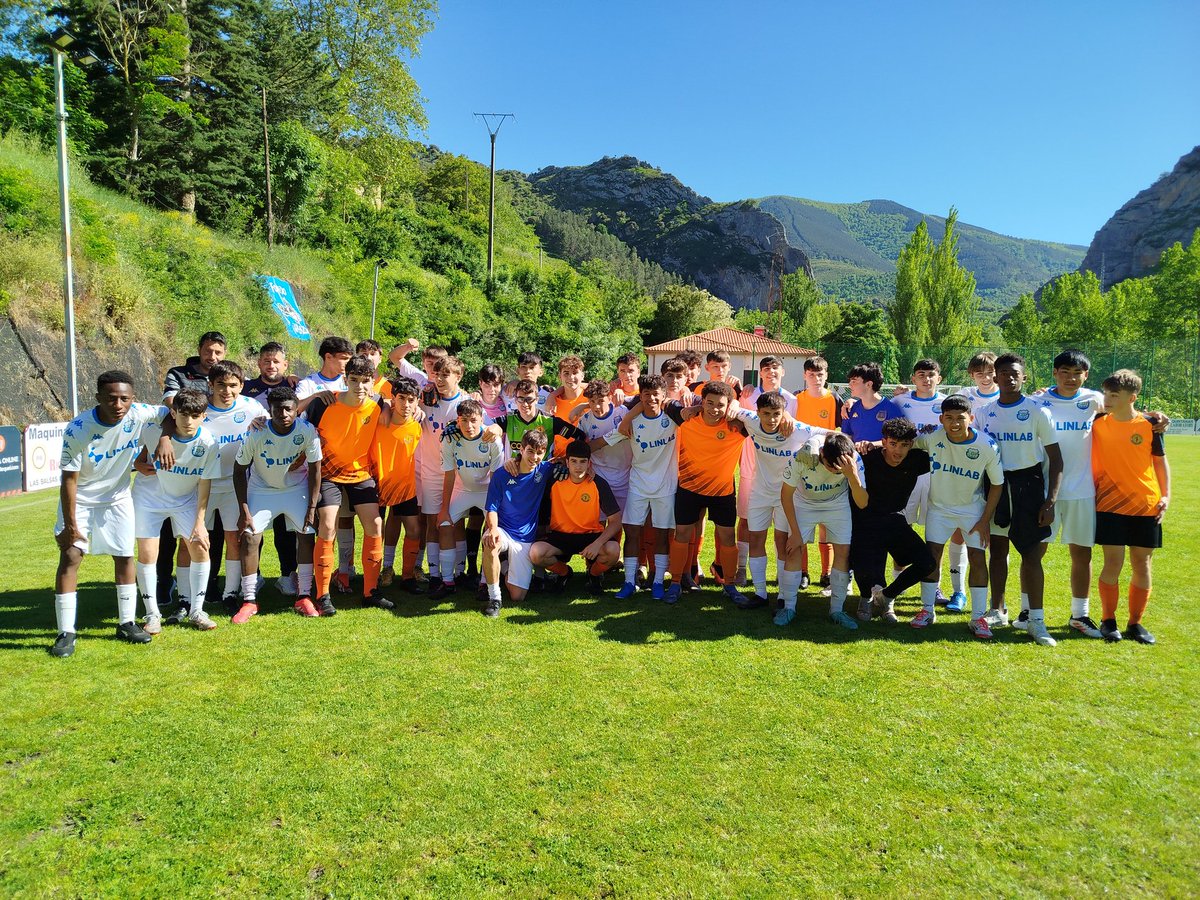 SieteInfantesED's tweet photo. Muy buena jornada deportiva en Anguiano, donde disputamos triangulares con los infantiles, cadetes y un amistoso juvenil con @BALSAMAISO  y @CD_MaristasLog
Muchísimas gracias por todo @CDAnguiano_ , siempre es un placer visitaros! 🤝🏻🧡⚽ https://t.co/R8X2ZU0DK3