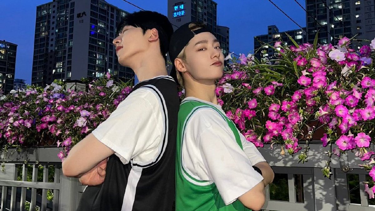 glttrbld's tweet photo. ㅤ،   𝒯his i𝚜   ❨ 💭' ❩   𝚈ukina   . ࣪✮ ִ   𝚞𝚙d𐐼ᨗtǝ    ›   #𝐜hic𝕒goʼ𖧷̷۪۪ẜest   ː  ⁦ #thӛ·𓊆𝖇𝖔𝖘𝖘𓊇·景色

Es día de besties, si que aquí nos pusimos guapos para ir al #𝓱𝕖̅lla͟𖤍𝖕alूूzà y chillar por nuestros niños preciosos de @hllvkdz. https://t.co/0qvNYKqJgm