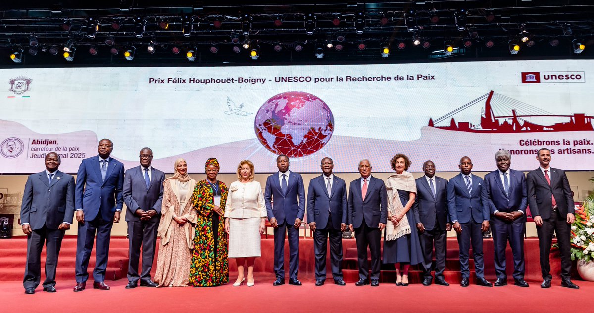 Heureux d’avoir assister au nom de Leaders de Demain la cérémonie de remise du Prix Félix Houphouët-Boigny pour la paix 🇨🇮. Un moment fort aux côtés de l’UNESCO, célébrant l’engagement pour la paix, le dialogue et la jeunesse. Merci à toute l’équipe pour cette belle cérémonie.