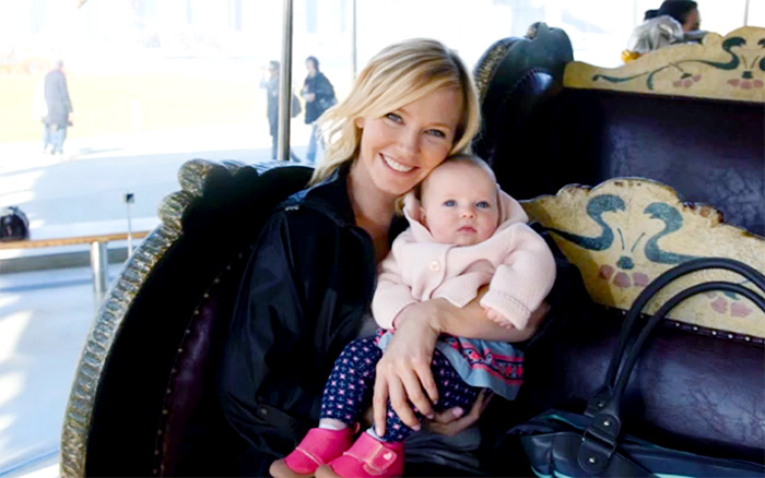 rollinsxcarisi's tweet image. The way that Rollins/Jesse pic first ended up on Carisi's desk before they were even dating in s22 and popped up again in s26 after they were married🥹 #svu #rollisi