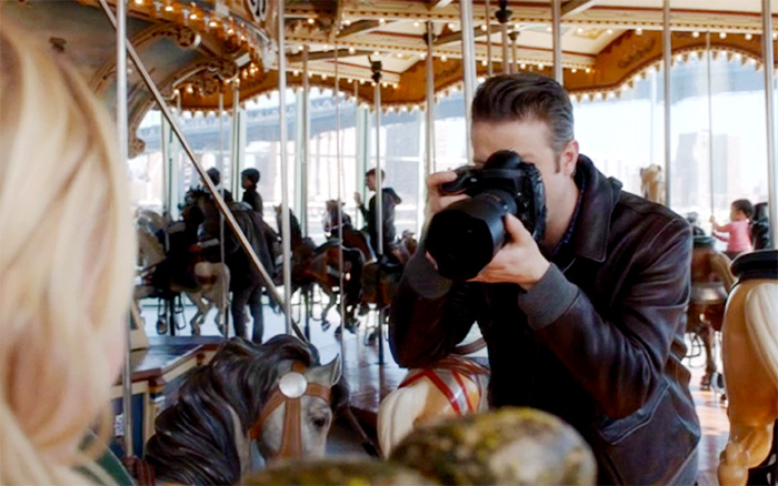 rollinsxcarisi's tweet image. The way that Rollins/Jesse pic first ended up on Carisi's desk before they were even dating in s22 and popped up again in s26 after they were married🥹 #svu #rollisi