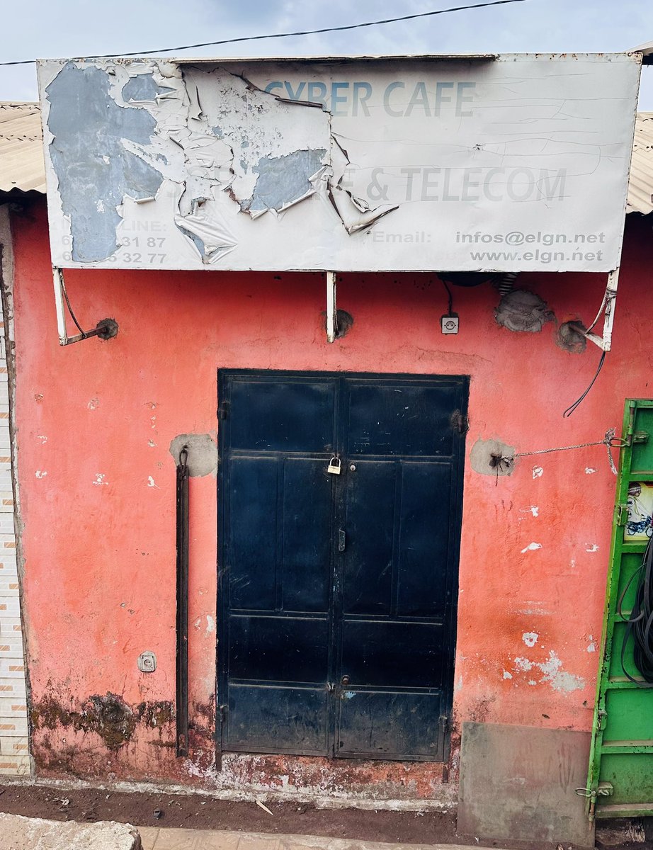 𝑳à 𝒐ù 𝒕𝒐𝒖𝒕 𝒂 𝒄𝒐𝒎𝒎𝒆𝒏𝒄é.

Ce petit local, aux murs marqués par le temps et l’enseigne à moitié effacée, n’est pas qu’un vieux souvenir. C’est ici que mes rêves ont pris racine.

À l’époque, je n’avais ni grand bureau, ni équipe, ni même certitude. Juste une vision, un