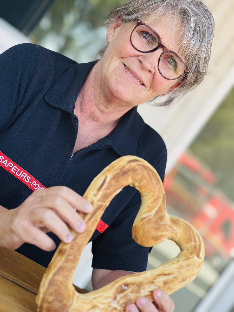 #fêtedesmères | Nous souhaitons bonne fête à toutes les mamans et en particulier à notre maman Lolotte fidèle de garde à son poste d’officier santé. 
Merci à toi