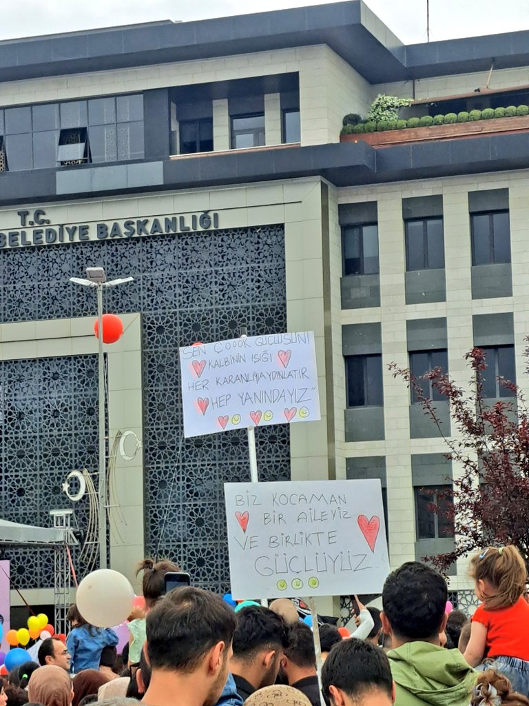 #AliAsafınBalonlarıGökyüzünde 🎈🎈🌟🌟🧡🧡
#KanserleMücadele #MinikSavaşçı
Balonların her biri şifa bekleyen diğer minik savaşçılarımıza da şifa olsun.🎈