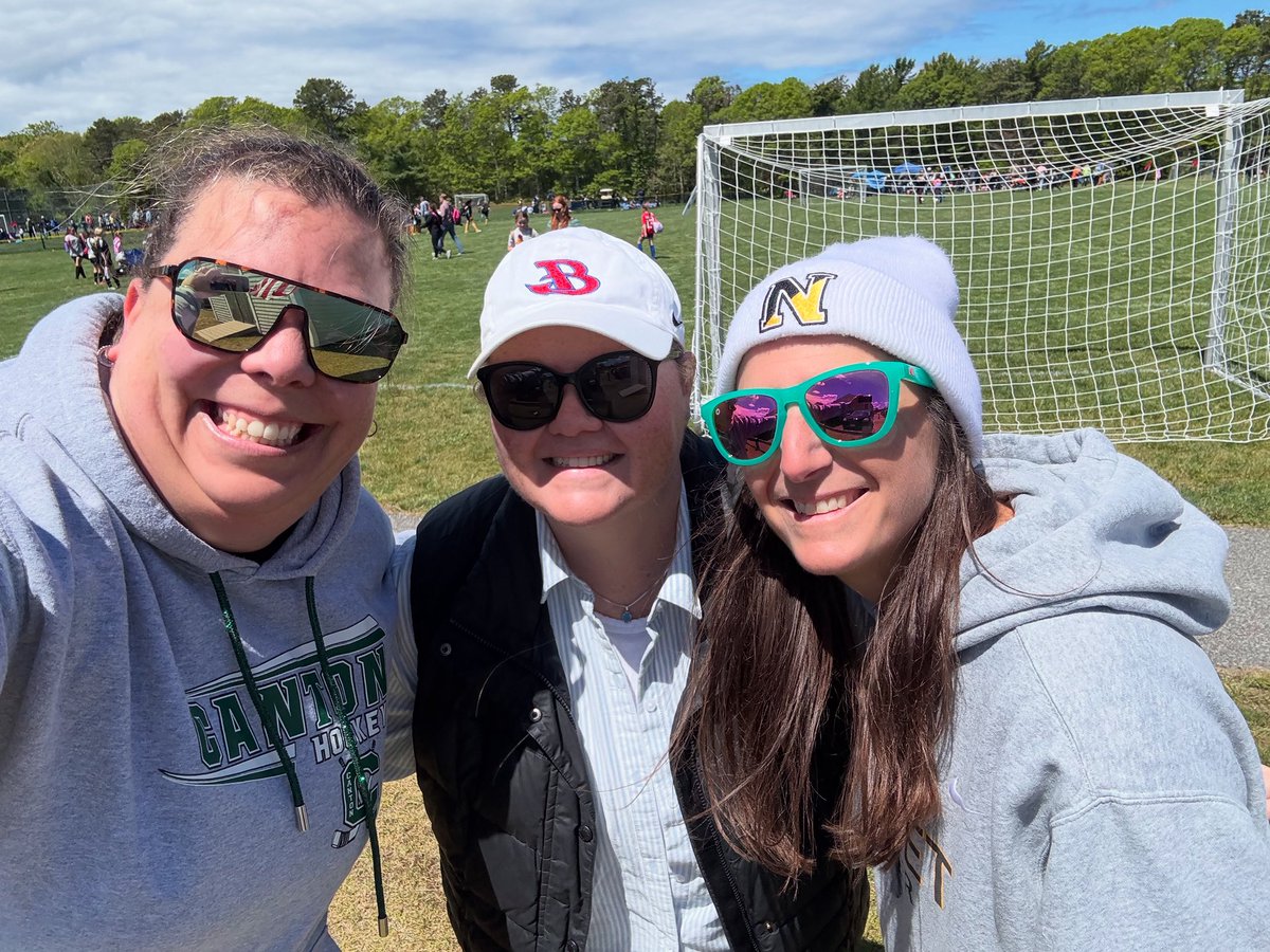 Impromptu (sorta) committee meeting field side on Cape! Cheers and Thank you to all who step up to work these tournaments!!