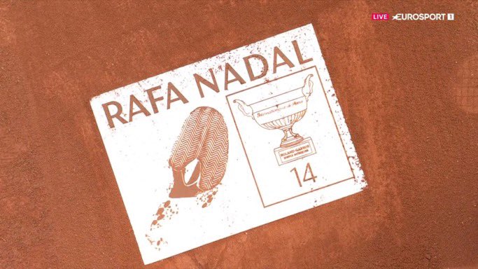 JeuBlanc_off's tweet image. Imagine t’es joueur de tennis et y’a un Grand Chelem où il y a une statue de toi à l’entrée du stade et ta trace à tout jamais sur le Central de ce Grand Chelem

ÉTERNELLE LÉGENDE