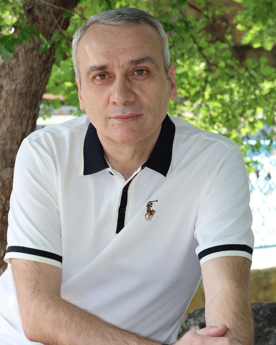 Сегодня исполняется 10-лет как воспитывает учеников Академии шахмат Жансаи Абдумалик , тренер 1-категории Грузии Шакарашвили Звиад Амиранович.
В академии его все любят за его доброту к детям

Поздравляем!

chessnews.info