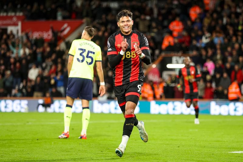 KirkTovey's tweet image. 2024-25 Season ✅🍒

⚽️ 58 #PL goals (NR)
⬆️ 56 #PL Points (NR)
9️⃣ Finished 9th (Joint Record) 
✈️ 7 #PL Away wins (6th best team)
🏆 #FACup QF 
👌 Double over Arsenal (PL 1st)
🤙🏻 Beat Man City in #PL (PL 1st)
8️⃣ #PL games unbeaten in row (NR)
🖐🏻 Battered Forest 5-0! 

#AFCB