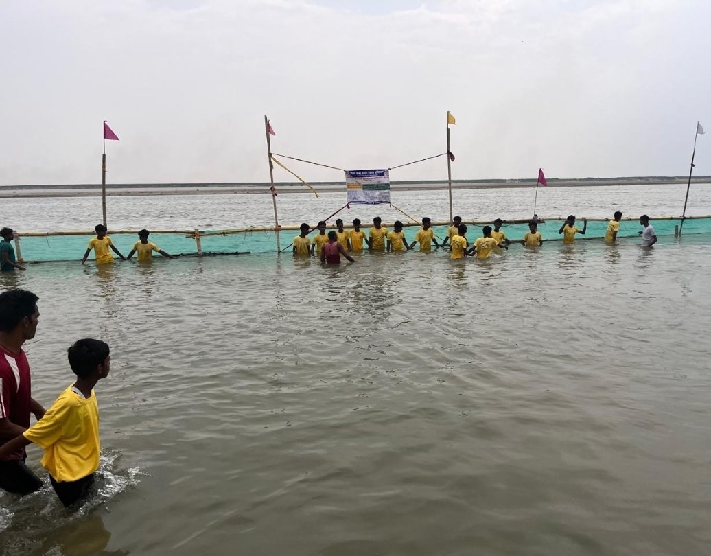 Saran_dm's tweet image. #safeswim #DisasterManagement #training #saran #chapra @BiharDMD @IPRDBihar
आपदा प्रबंधन विभाग के निदेशानुसार सुरक्षित तैराकी कार्यक्रम के तहत रिवीलगंज में तैराकी प्रशिक्षण कार्यक्रम का आयोजन किया गया