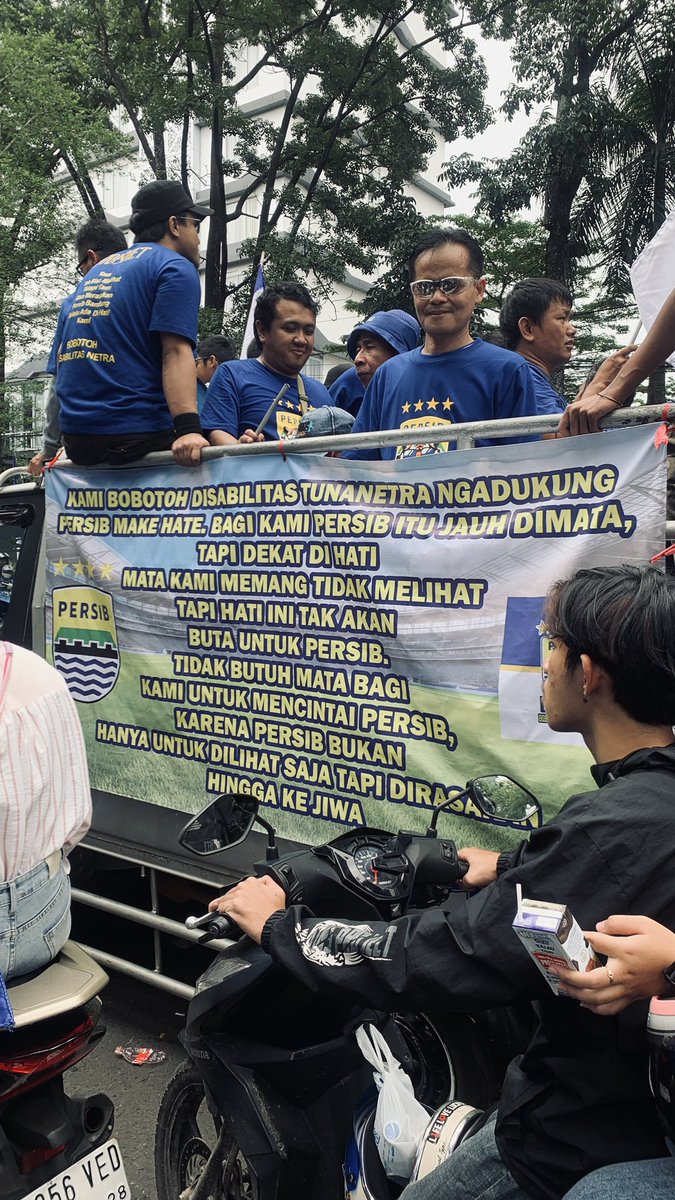 nditaroo's tweet image. Ya Allah abi cirambai ketemu temen-temen rombongan ini🥹😭😭😭