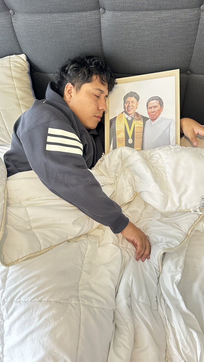 Mi gente muchos me escriben deseando lo mejor, y si lo di todo mi hermano pero el destino no lo quizo así , bug en la pc de Parker, explotó la pc de mis jugadores, pero en fin toda la arena APOYABA A THE MOSTTHERS y con eso me voy más que contento mi gente  Y LO MEJOR DE TODO ES