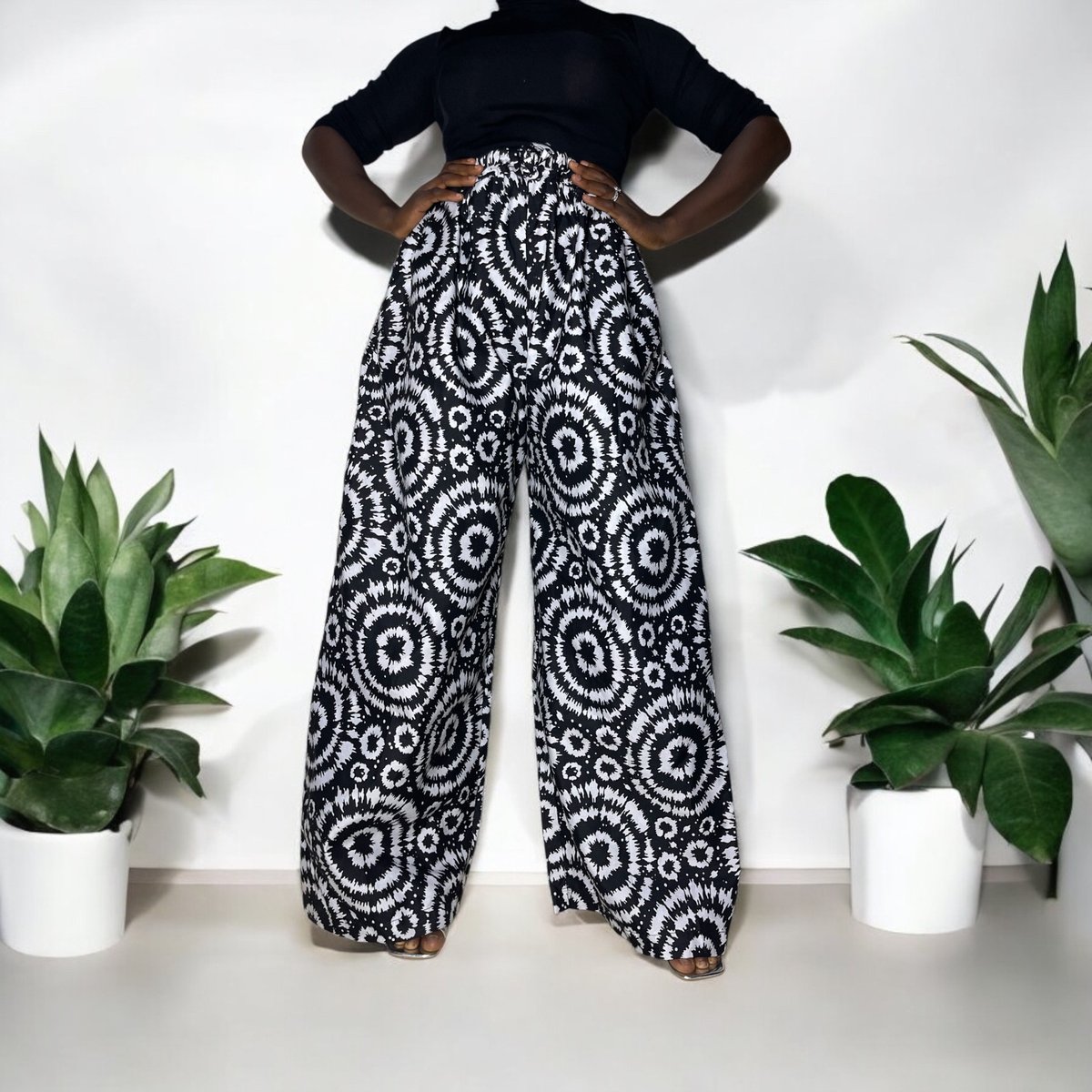 Pantsadventure_'s tweet photo. New print, same fit.
The Mayra Pants move with you comfy and effortlessly stylish.
Size : Free Size
Price: #10,000
#MayraPants #FreeSizeFashion #Pantsadventure #Pantsadventure #ForTheGirls #SoftButStrong #DripForTheBold #MainCharacterFit #ConfidenceInMotion #SlayAndGo https://t.co/HjsW9B72xx