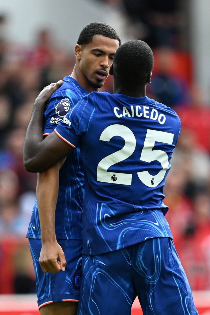 A much needed win!✅
Champions League ✅ 
Top 4 ✅

No Chelsea fan will pass without dropping a like or a repost we are back!!💙💙💙