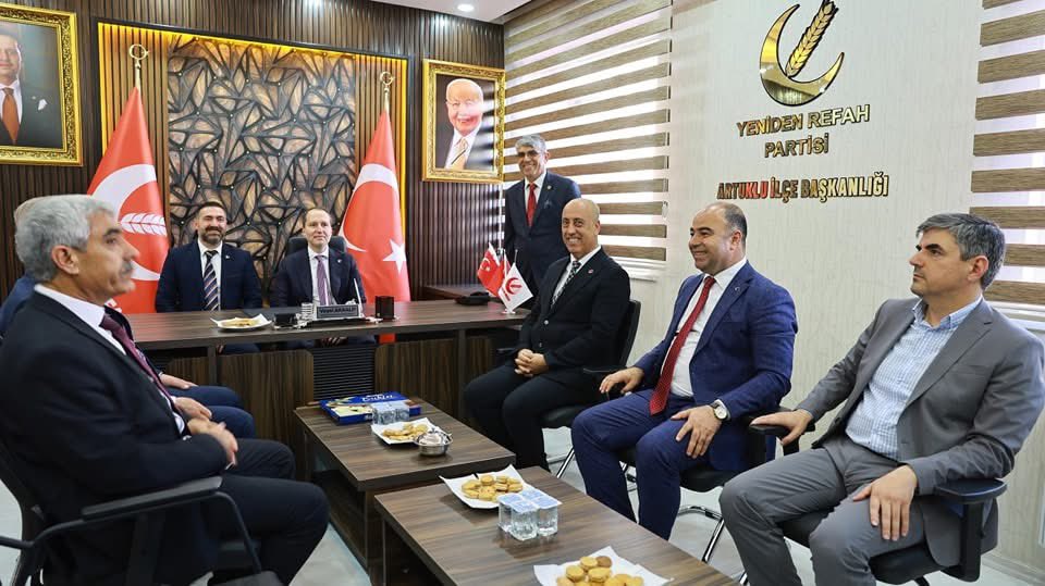 📍 Artuklu İlçe Başkanlığı Ziyareti

Genel Başkanımız Dr. Fatih Erbakan, Genel Başkan Vekilimiz Doğan Aydal, Şanlıurfa İl Başkanımız Ahmet Yetimoğlu ve Karaköprü Belediye Başkanımız Nihat Çiftçi ile birlikte Mardin İl ve Artuklu İlçe Başkanlığımızı ziyaret ettik.