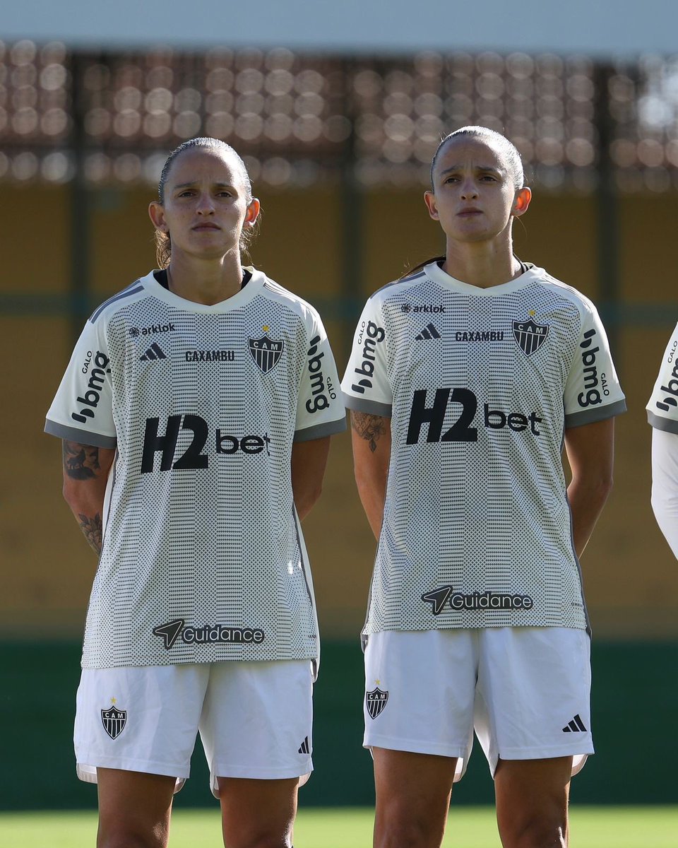 Seja na defesa ou no ataque, a família Bender nos representa bem demais! 🖤🤍