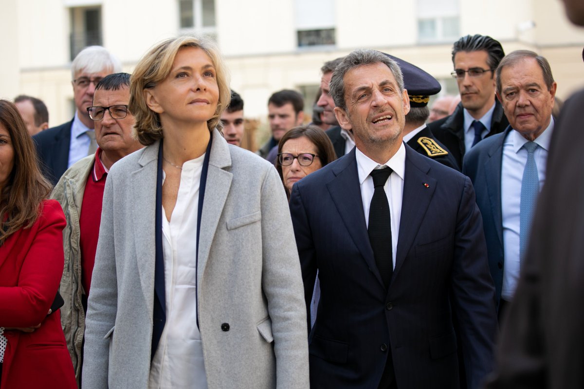 La Tribune Dimanche (@tribunedimanche) on Twitter photo Fin de la brouille Pécresse-Sarkozy
Entre <a href="/vpecresse/">Valérie Pécresse</a> et <a href="/NicolasSarkozy/">Nicolas Sarkozy</a>, la brouille a pris fin. La présidente de la Région <a href="/iledefrance/">Région Île-de-France</a> et l'ex-chef de l'État étaient en froid depuis la #présidentielle2022, lors de laquelle le second n'avait pas soutenu la première pour Fin de la brouille Pécresse-Sarkozy
Entre <a href="/vpecresse/">Valérie Pécresse</a> et <a href="/NicolasSarkozy/">Nicolas Sarkozy</a>, la brouille a pris fin. La présidente de la Région <a href="/iledefrance/">Région Île-de-France</a> et l'ex-chef de l'État étaient en froid depuis la #présidentielle2022, lors de laquelle le second n'avait pas soutenu la première pour