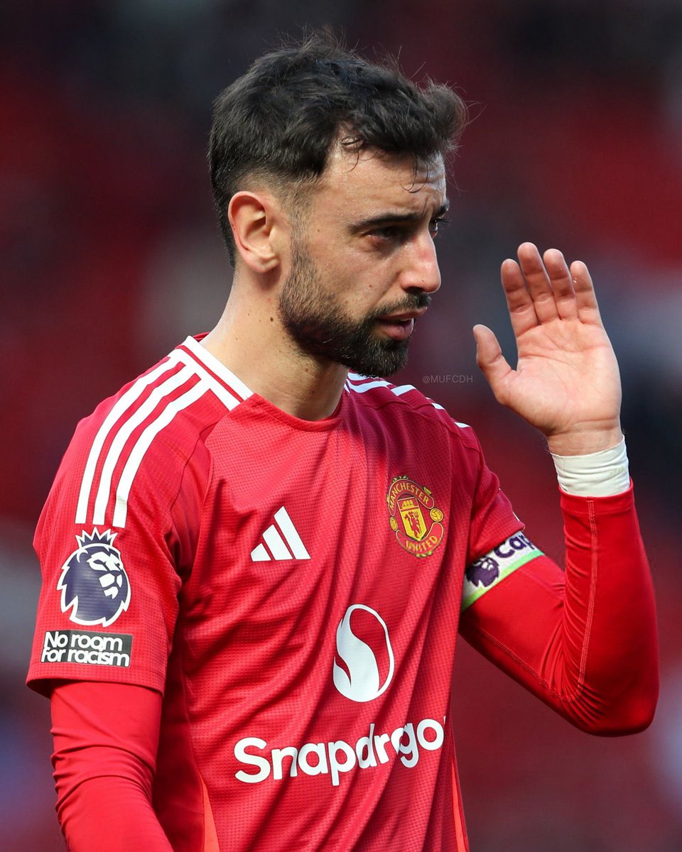 Bruno Fernandes’ game by numbers vs. Aston Villa:

108 total touches 
84 passes attempted 
77 passes completed 
17 passes into the final third 
10 ball recoveries 
6 tackles attempted 
5 tackles won
5 shots 
3 chances created 
1 assist 

Deserved more out of this season. 🙌