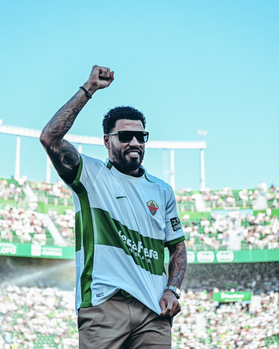 elchecf's tweet photo. Delantero de época 😎🇧🇷 https://t.co/ekyCM6GxT7