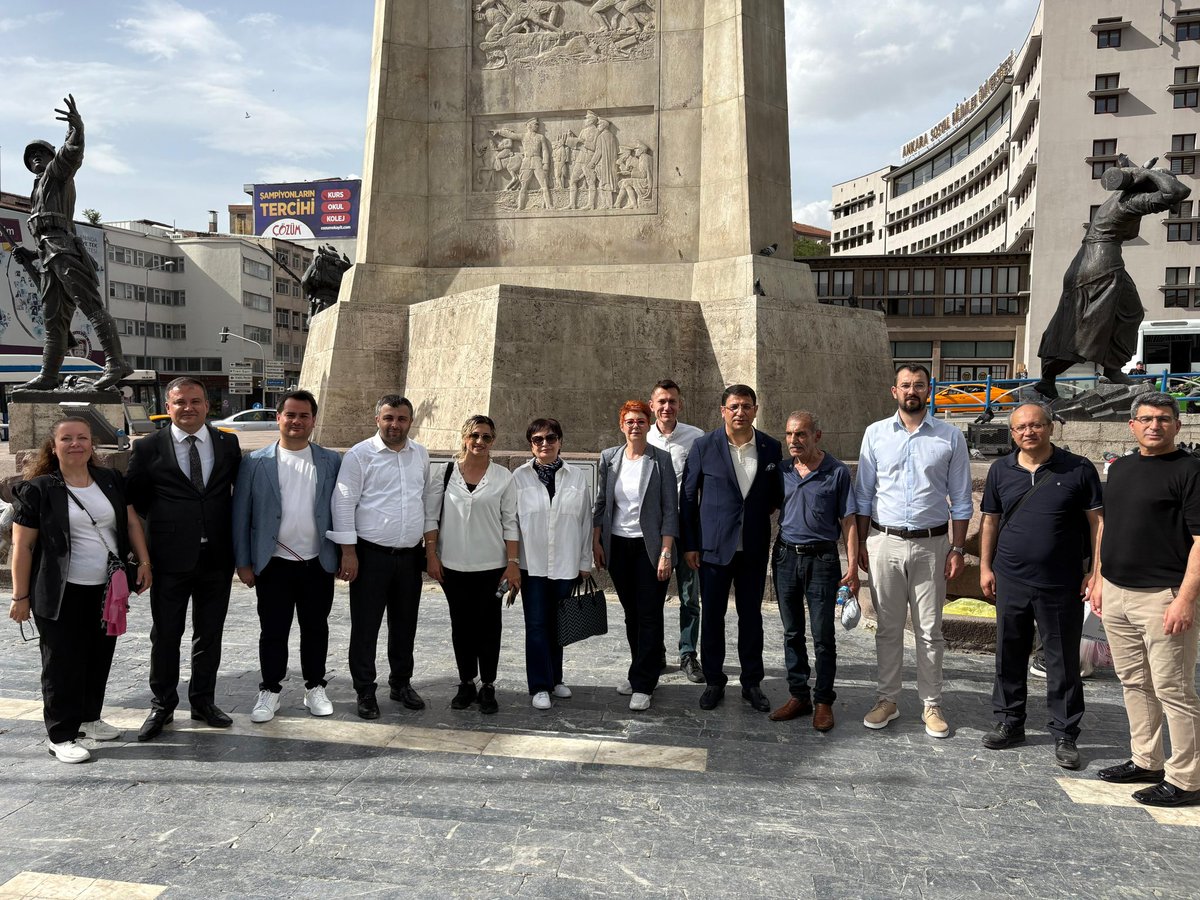 Ankara Mv. Sn.Av.İdris Şahin,il,ilçe yönetimlerimiz,İlçe Bşk. Sn.Ali Ölmez  ve yönetim kurulumuz ile birlikte EMADDER tarafından düzenlenen basın açıklamasına katılarak 1 gün ile 17-20 yıl kaybeden,adalet mücadelesi veren vatandaşlarımızın yanında olduk.