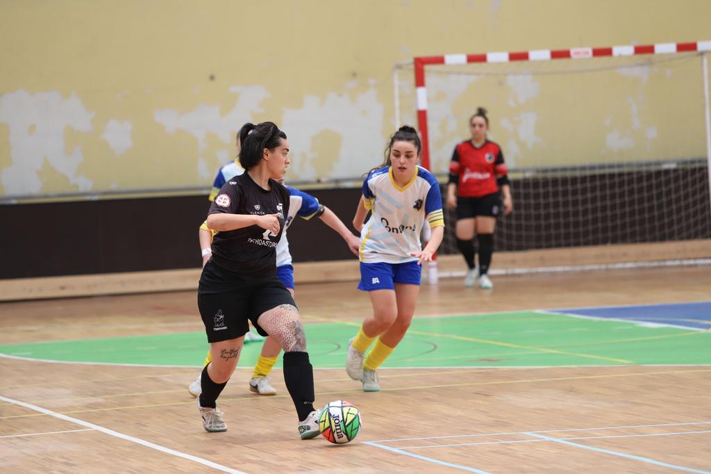 asturfutbol's tweet photo. 𝘾𝙊𝙋𝘼 𝙋𝙍𝙄𝙉𝘾𝙄𝙋𝘼𝘿𝙊 𝙁𝙐𝙏𝙎𝘼𝙇
Fase Final Senior Femenina 

🏆 Nuestro Equipo Campeón, nuestras campeonas son las jugadoras del #Mieres Sala, que se impusieron en la final al @Planta14FSF (4-5) 

💪🏻👏🏻 Fue un partidazo, emocionante, intenso y con mucha mucha calidad https://t.co/nfkmYrno5g