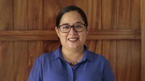 No olvidemos a Ruth Lopez, secuestrada por el régimen de <a href="/nayibbukele/">Nayib Bukele</a>. La secuestraron por defender derechos humanos y señalar los crímenes de Nayib. Sigamos exigiendo su libertad!
