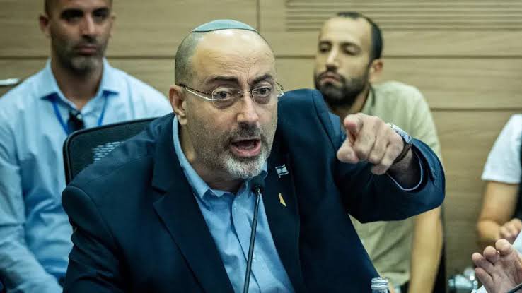 🗣️ İsrail Meclis Başkan Yardımcısı Nissim Vaturi:

“Gazze’deki yetişkin erkeklerin tamamı infaz edilmeli.”