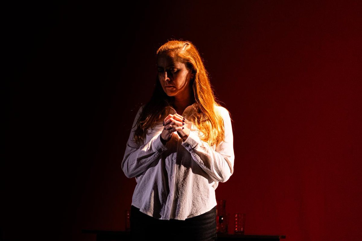 TELETEATRO's tweet photo. Hoy tenemos función de La aventura invisible a las 19:00 en @Centro_Ceina Las entradas las puedes comprar en el link de la bio o en la boletería del teatro. Les esperamos! @ValdebenitoNata @TEATRODLPALABRA @ricardoasecasf @gilabert_sergio https://t.co/6kTkNrg4B3