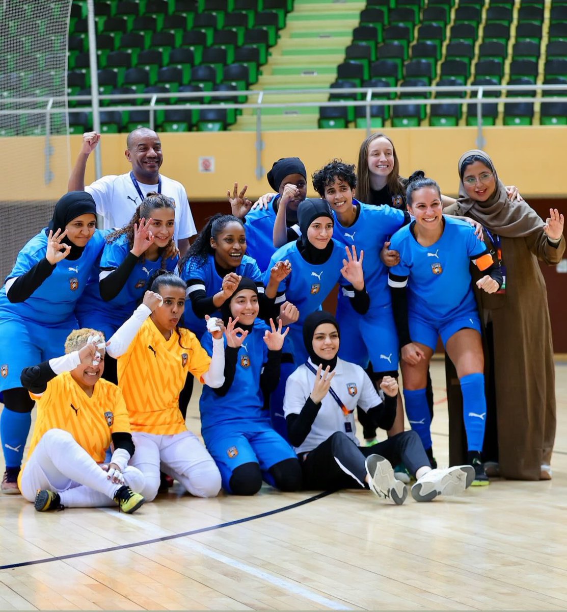 تستاهلون الفرحة وأكثر! 🧡 كل جهد وعطاء توّج اليوم بهذا الإنجاز.

 #شعلة_الشرقية #فخر_الشرقية #بطولة_الصالات_للسيدات #easternflamesfc #womenfootball