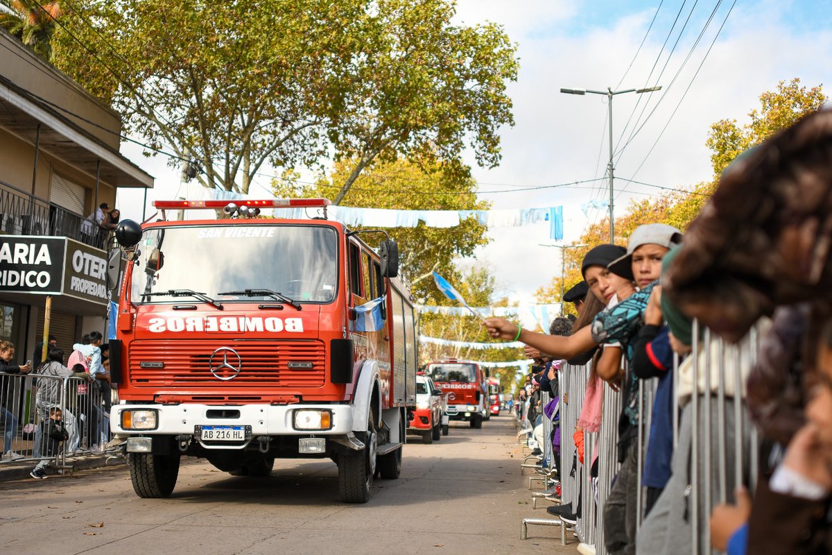 🚒 También, recibimos al Cuerpo de Bomberos Voluntarios de San Vicente, al SAME y Promotores de Salud quienes llevan adelante su vocación de servicio por el bienestar de nuestros vecinos y vecinas.