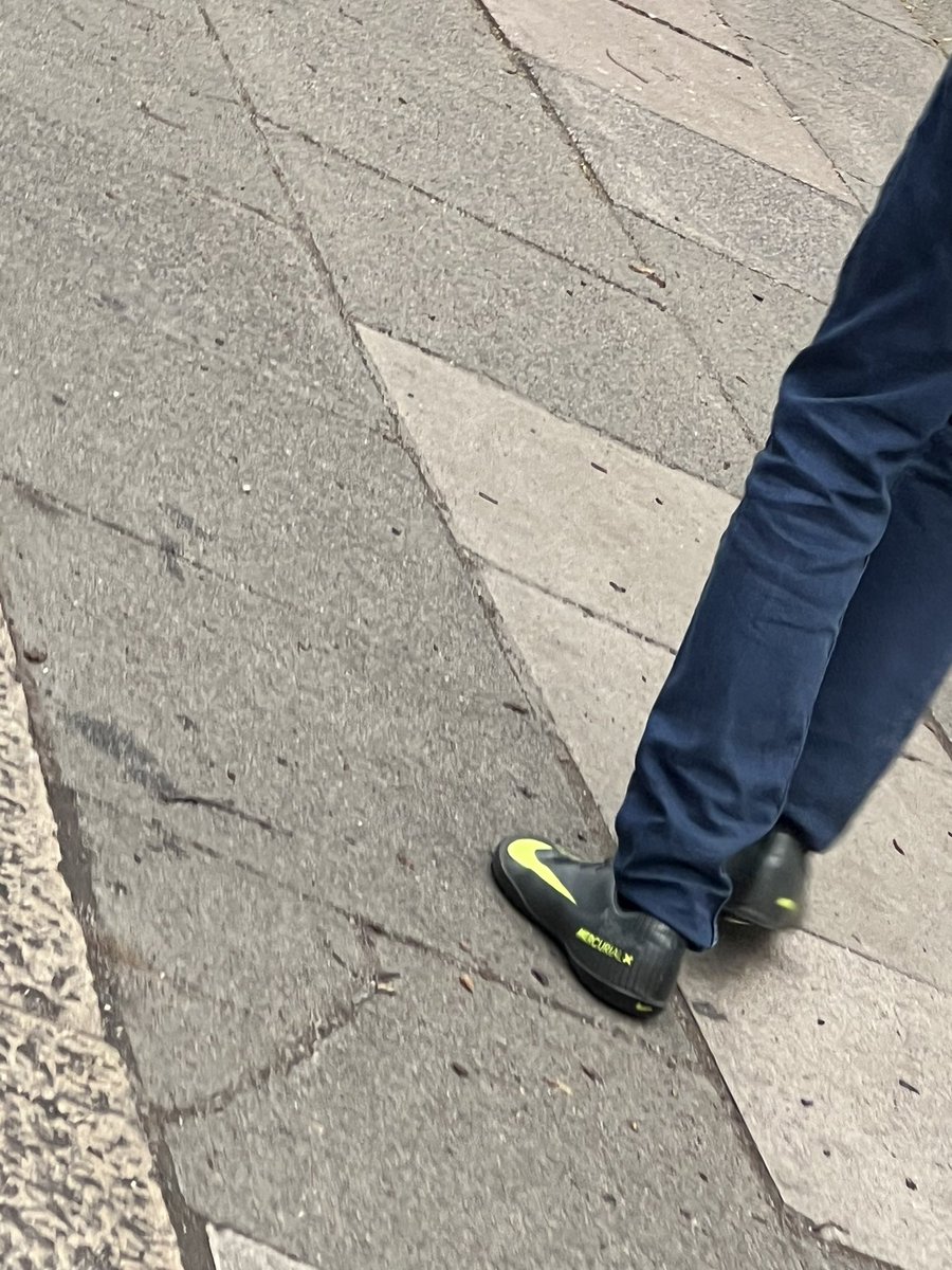 razza17's tweet image. Manchester United at 4pm 5 aside at 7pm bosh